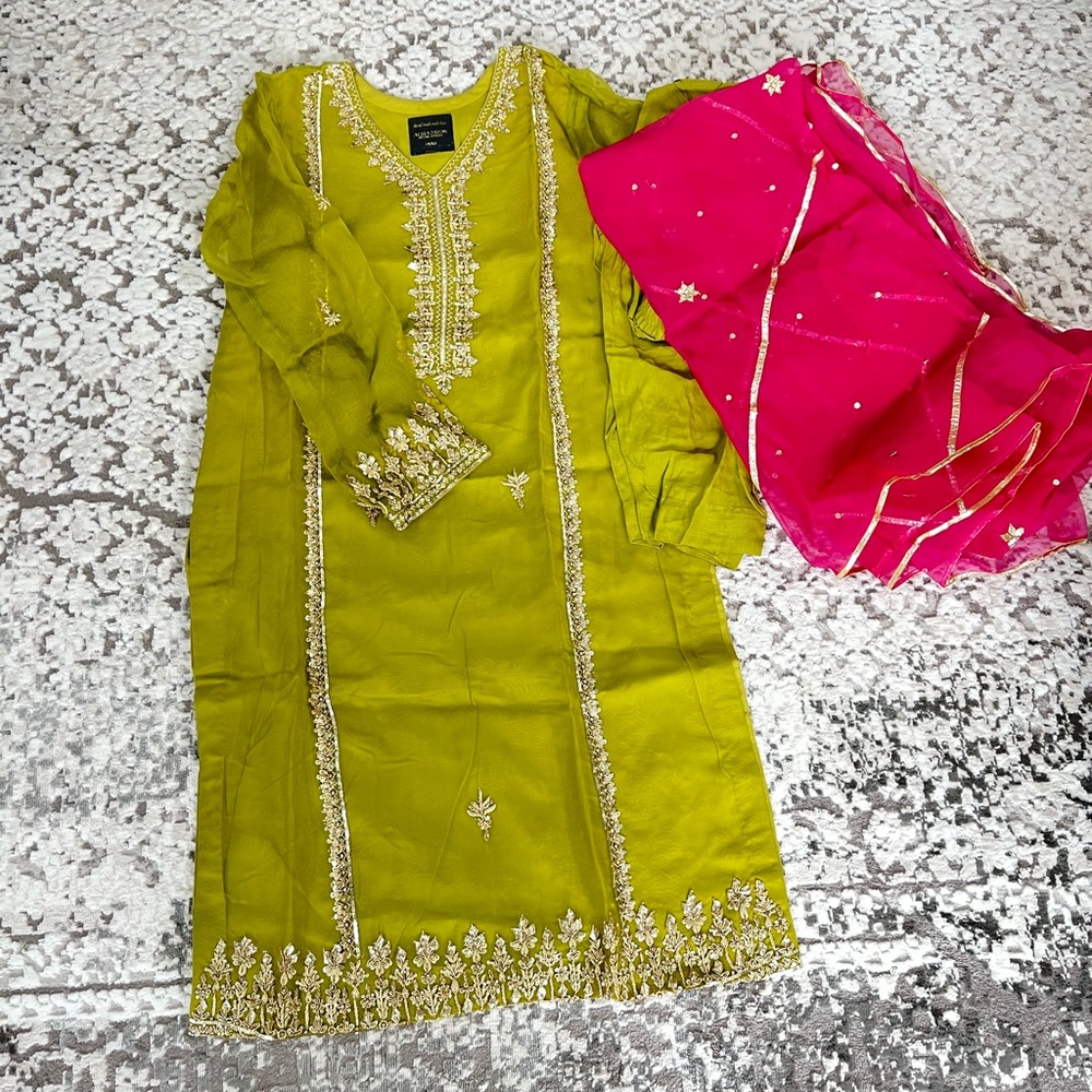 3 piece suit Agha Noor